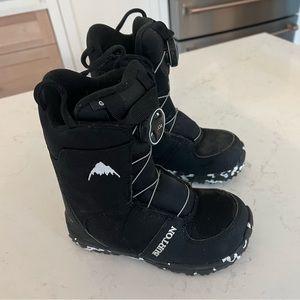 Burton mini grom BOA snowboard boots kids size 11